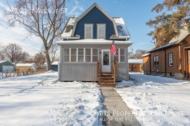 Building Photo - Incredible 5 bed 3 Bath in SE MPLS availab...