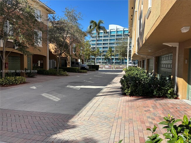 Building Photo - 2981 NE 185th St