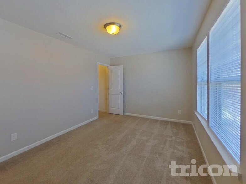 Building Photo - 703 Rook Rd