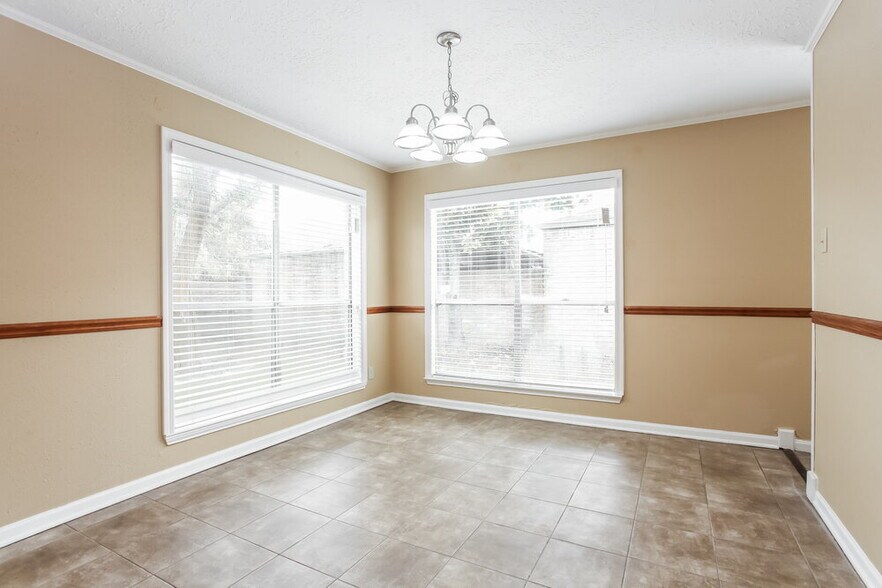 Building Photo - 7406 San Simeon Dr