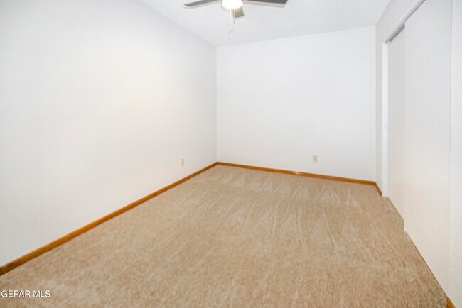 Building Photo - 929 Totonaca Ln