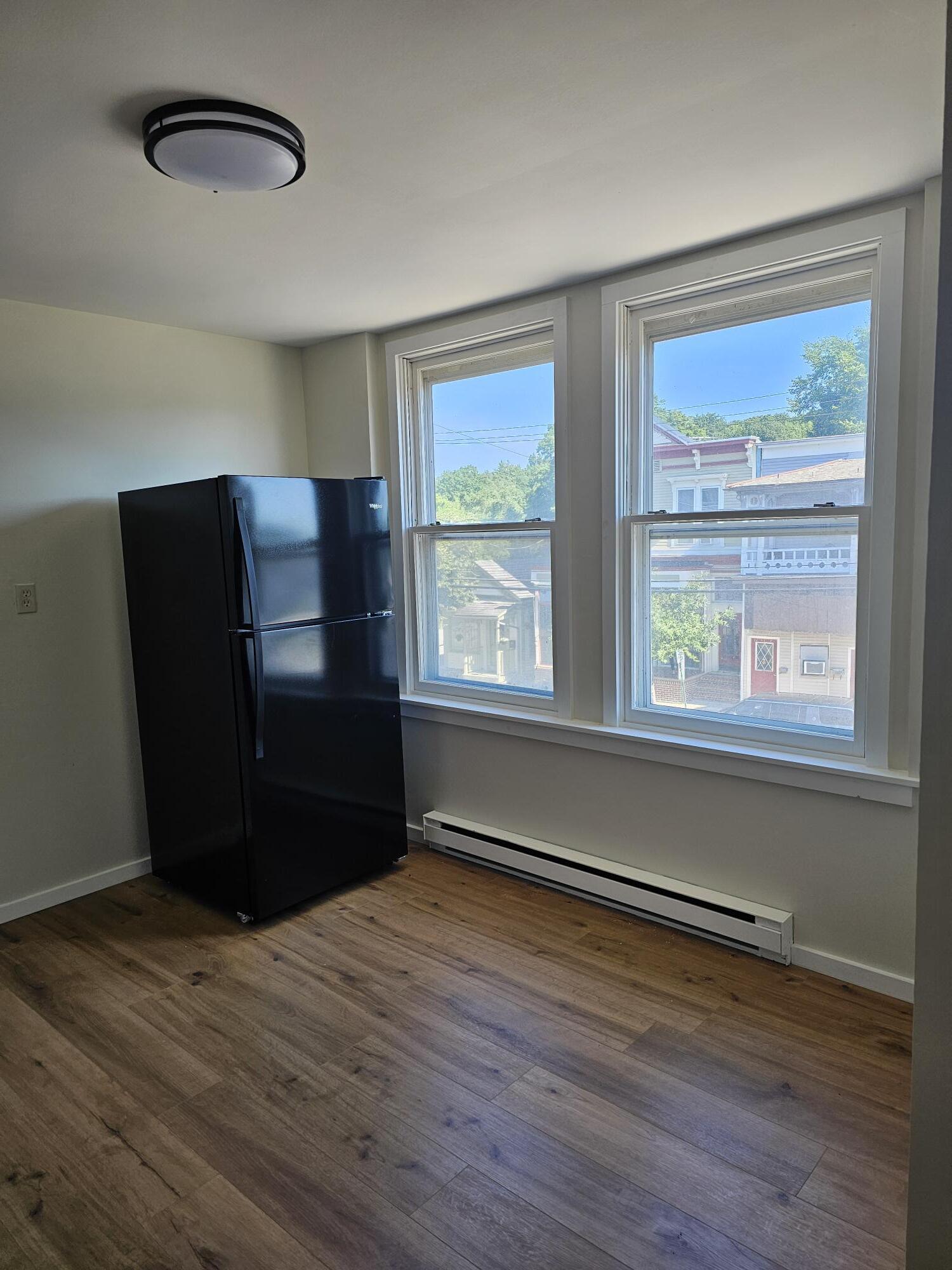 Building Photo - 43 W Main St