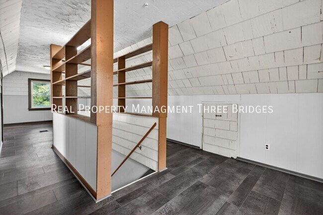 Building Photo - 130 S Barat Ave