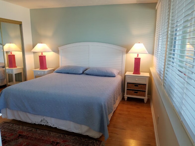 Building Photo - 426 S Fletcher Ave