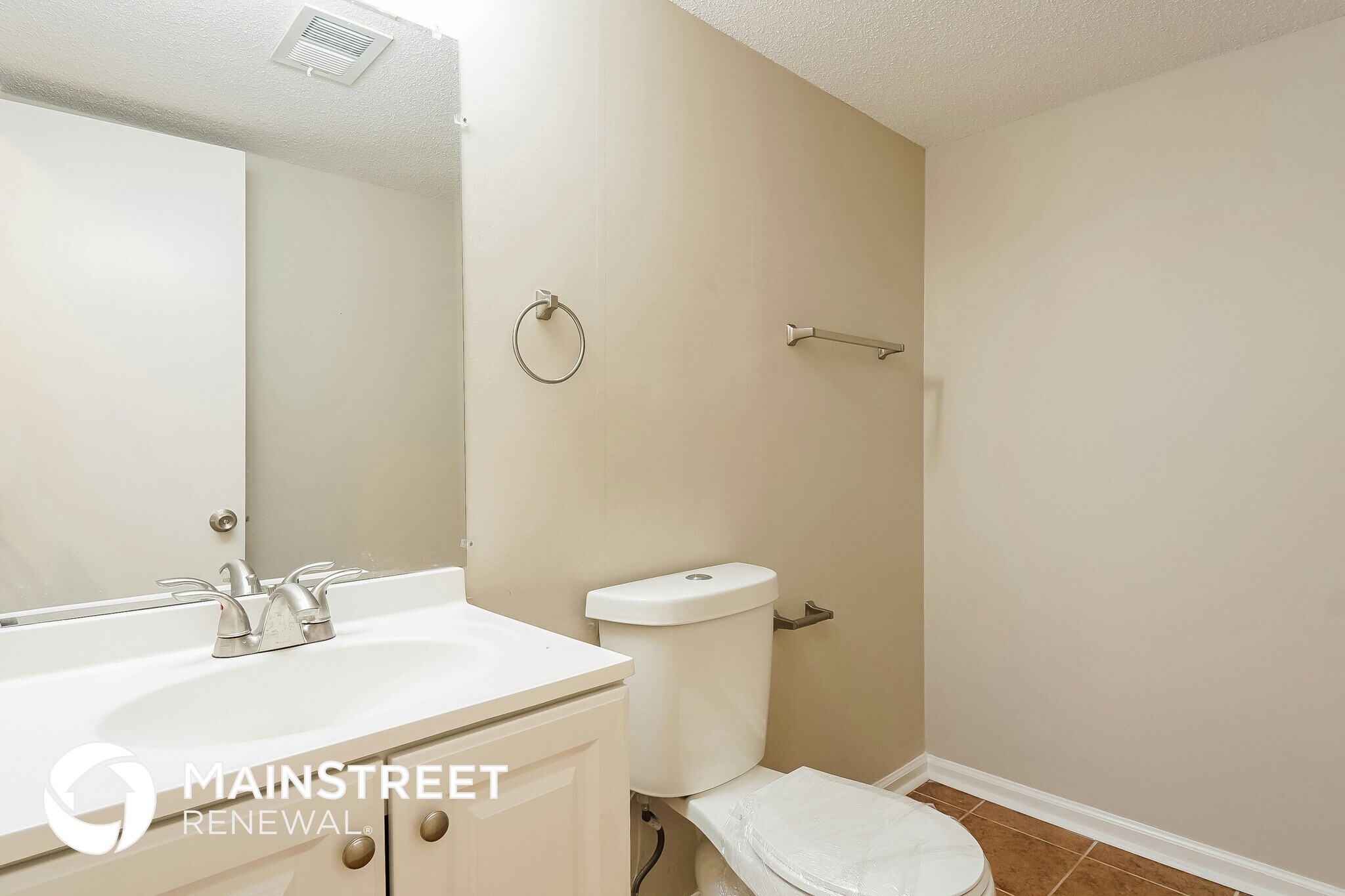 Building Photo - 1833 Huntington Dr