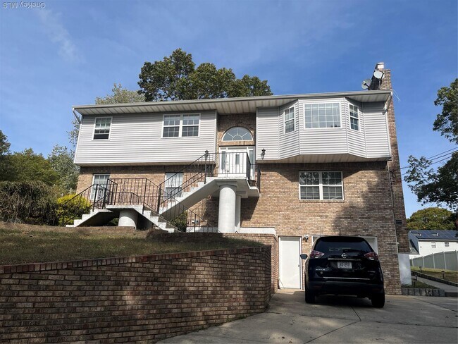 Primary Photo - 39 Elder Ave