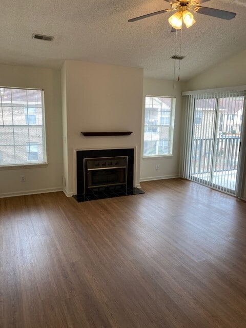 Building Photo - 2914 Mulberry Ln