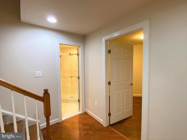 Building Photo - 9706 Braidwood Ter