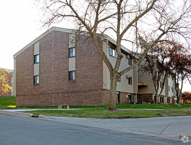 Primary Photo - Valley View Apartments