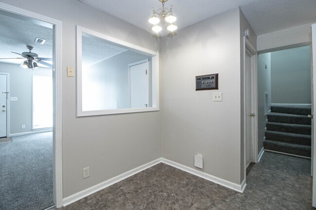 Building Photo - 3055 Woody Ln