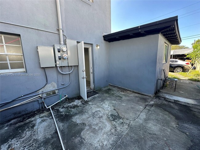Building Photo - 2275 NW 30th St