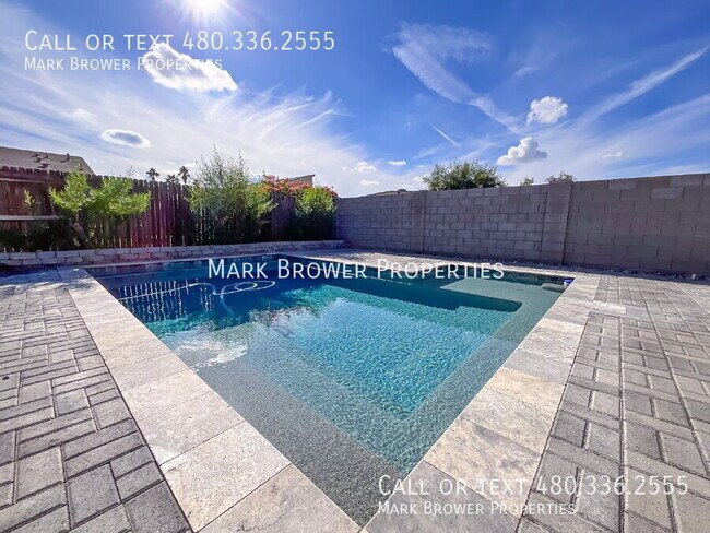 Building Photo - 2515 E Dragoon Ave