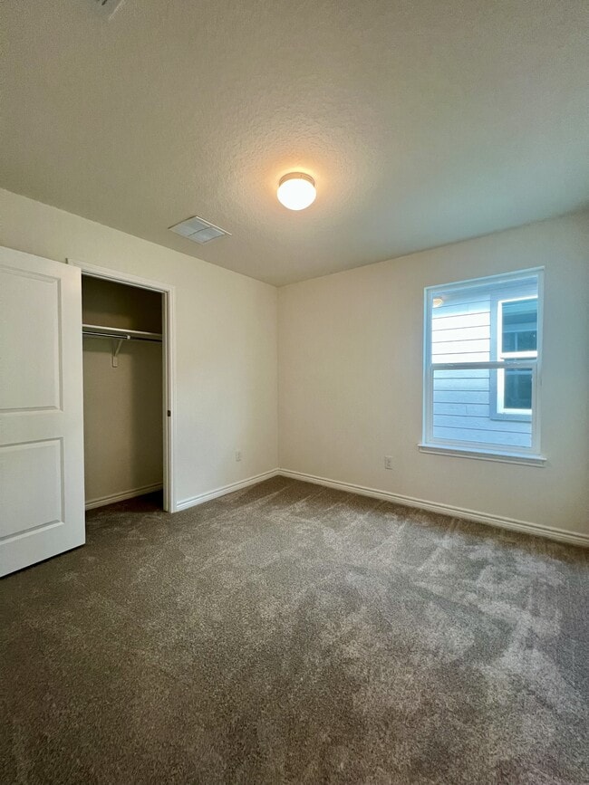 Building Photo - 14839 Vance Jackson Rd