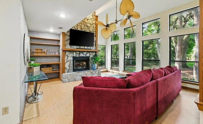 Building Photo - 5281 Pimlico Dr