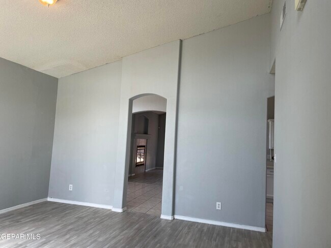 Building Photo - 3701 Trina Pl