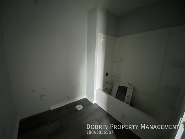 Building Photo - 1401 Carter St