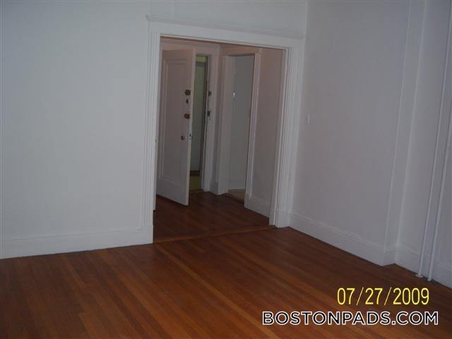Building Photo - 231 Park Dr