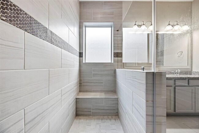 Building Photo - 18423 Blue Hollow Heights Dr