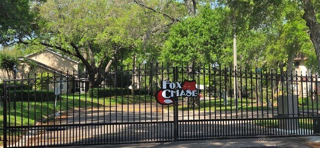 Building Photo - 2101 Fox Chase Blvd