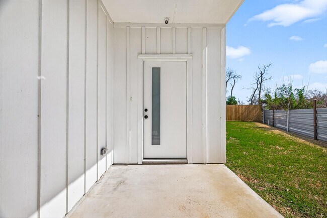 Building Photo - 5304 Lynnfield St