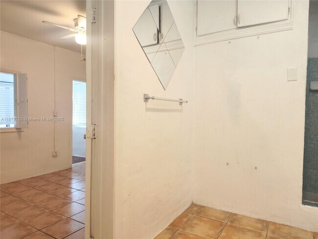 Building Photo - 11342 Peachtree Dr