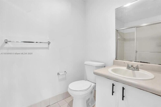 Building Photo - 6928 SW 39th St