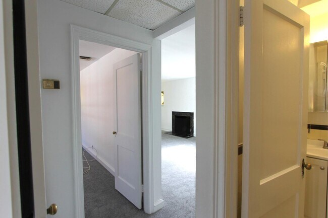 Building Photo - 6711 S Pleasant Pl