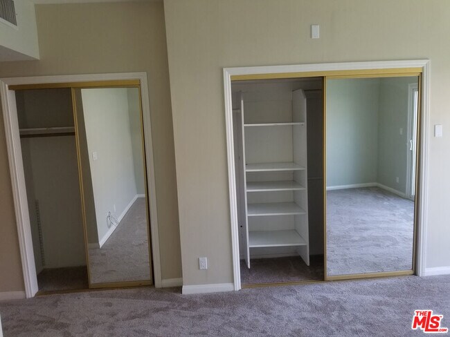 Building Photo - 10620 Eastborne Ave