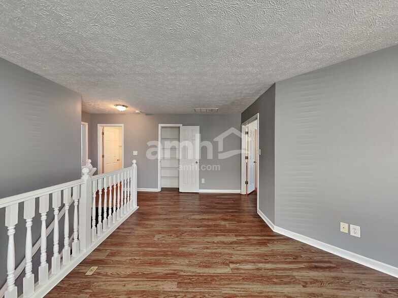 Building Photo - 16705 Greensboro Dr