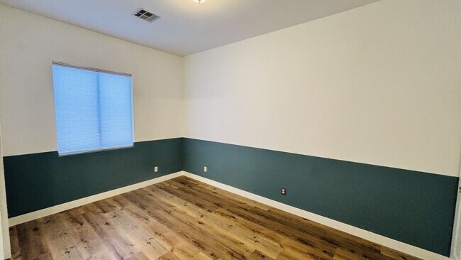 Building Photo - 917 Coldwater Falls Way