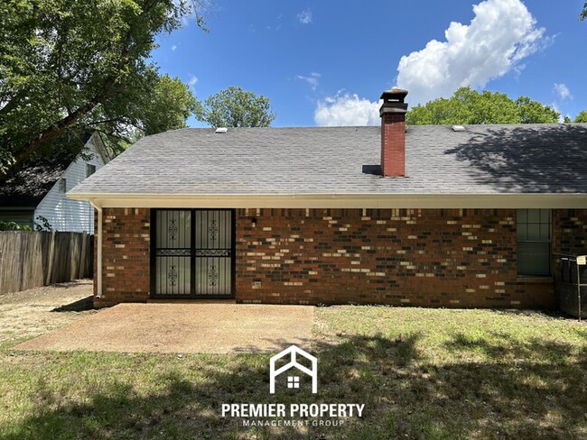 Building Photo - 3BR/2BA Memphis Rental with Attached 2-Car Garage & Hardwood Flooring