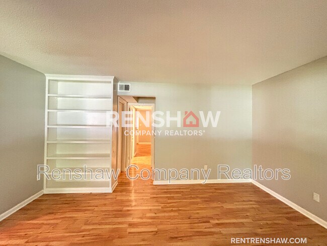 Building Photo - 6436 Macon Rd