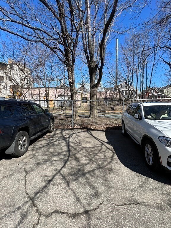 Building Photo - 12 Alpine St