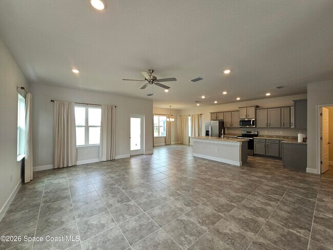 Building Photo - 1109 Canfield Cir