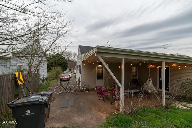 Building Photo - Updated North Knoxville Gem | Massive Fenced Yard & Prime Location!