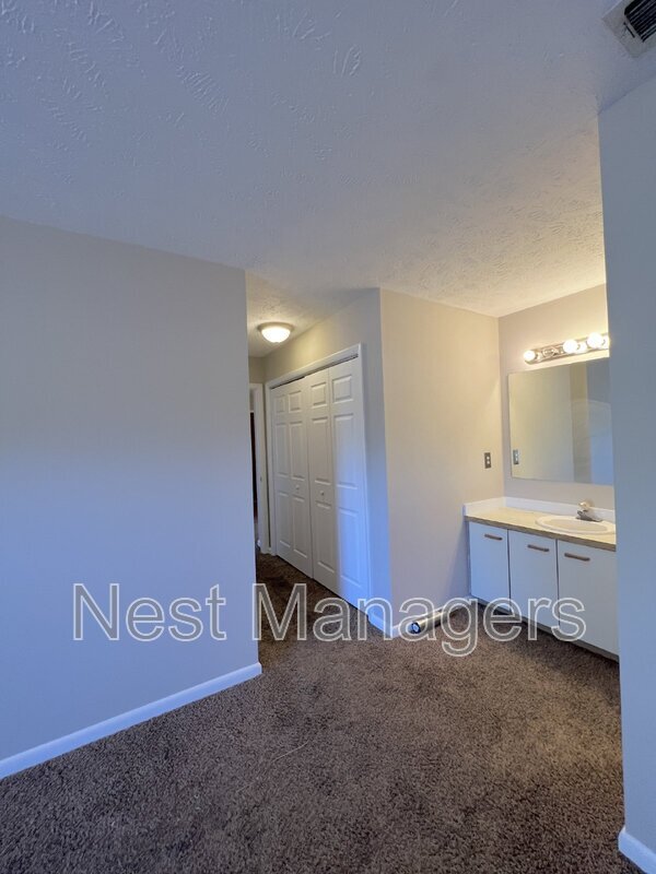 Building Photo - 1018 Wood Creek Dr