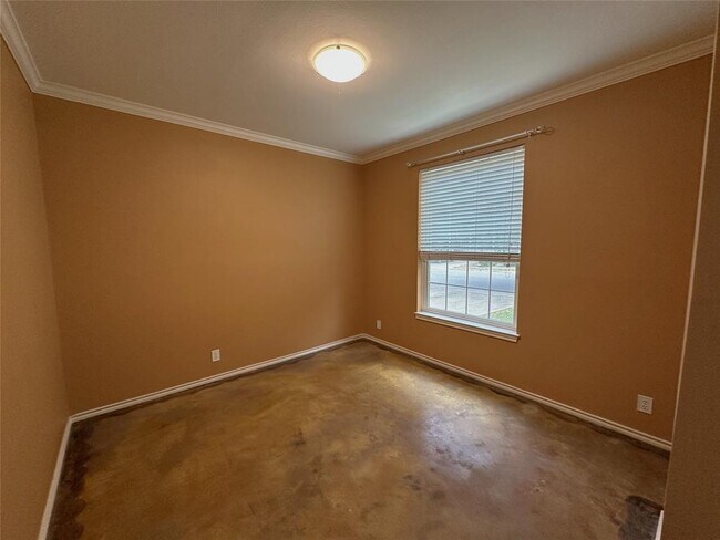 Building Photo - 1603 Azalea Dr