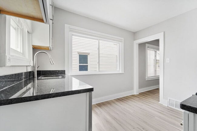 Building Photo - 260 Ardmore Dr