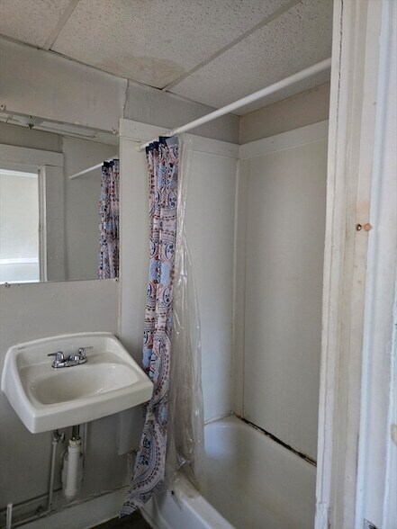 Building Photo - 263 Elm St