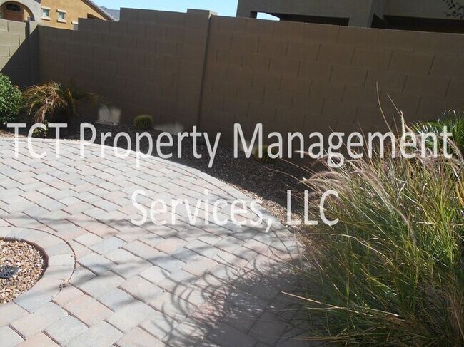 Building Photo - Luxury Condo in Resort Style Community!