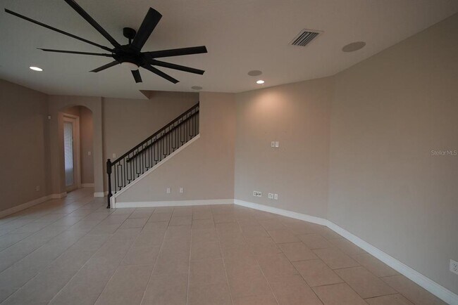 Building Photo - 5450 Wayfarer Ave