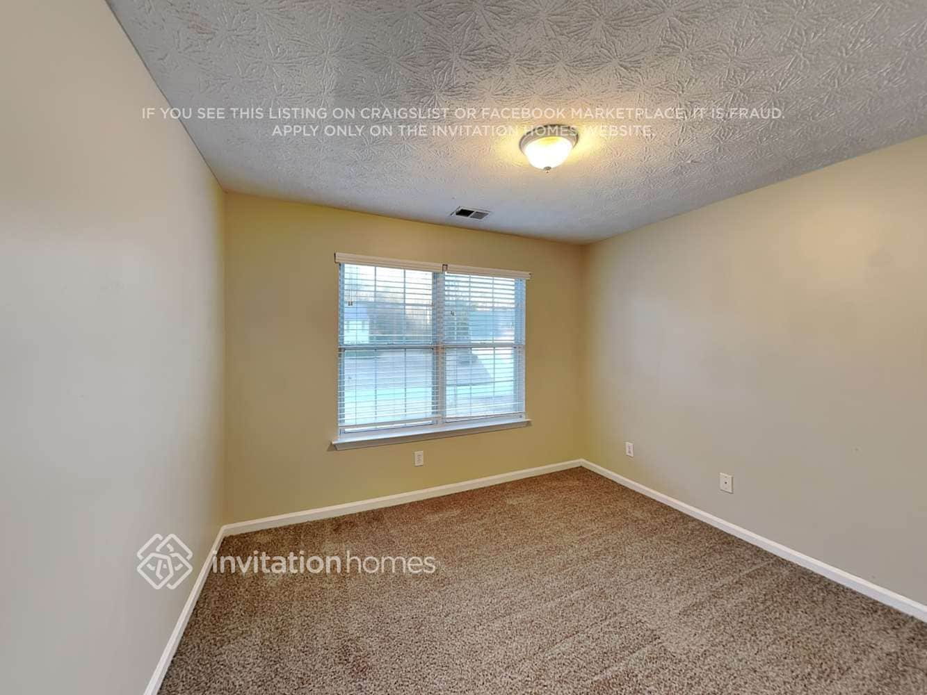 Building Photo - 3262 Ashgrove Ln SW