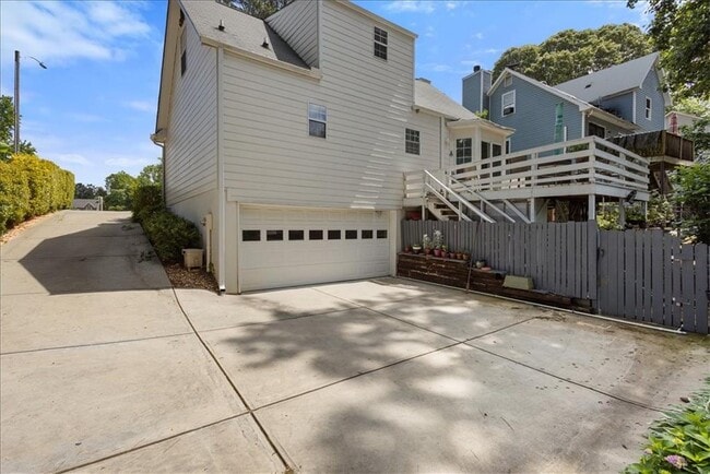 Building Photo - 2660 Windage Dr SW