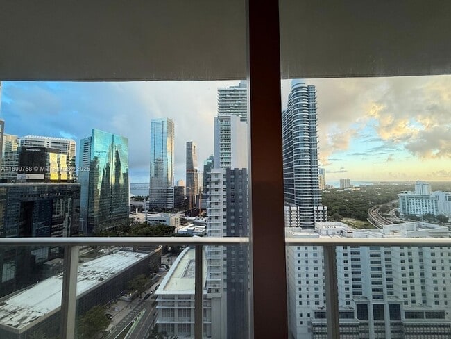 Building Photo - 1100 S Miami Ave