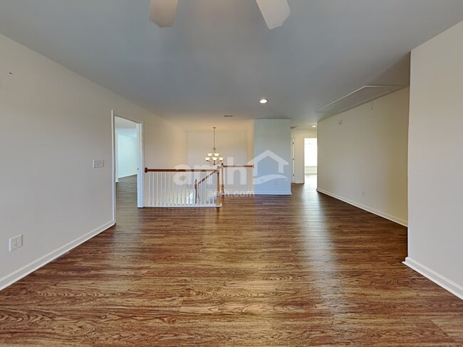 Building Photo - 8 Red Jonathan Ct