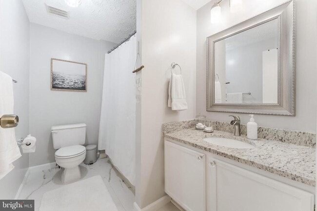 Building Photo - 2903 Bridgehampton Ct