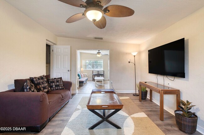 Building Photo - 114 Lynnhurst Dr