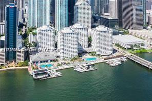 Building Photo - 905 Brickell Bay Dr