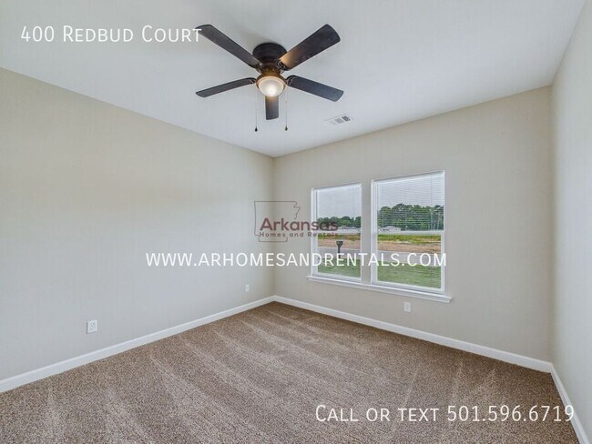 Building Photo - 400 Redbud Ct
