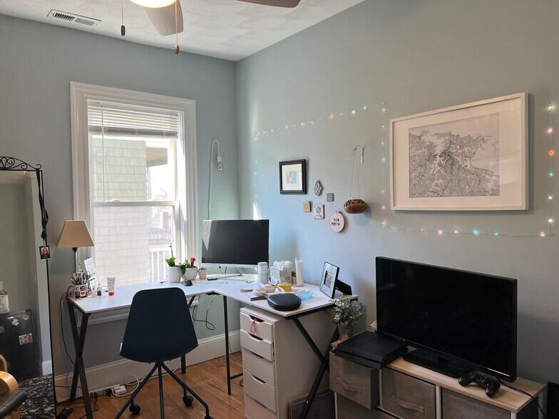 Building Photo - 305 Highland Ave